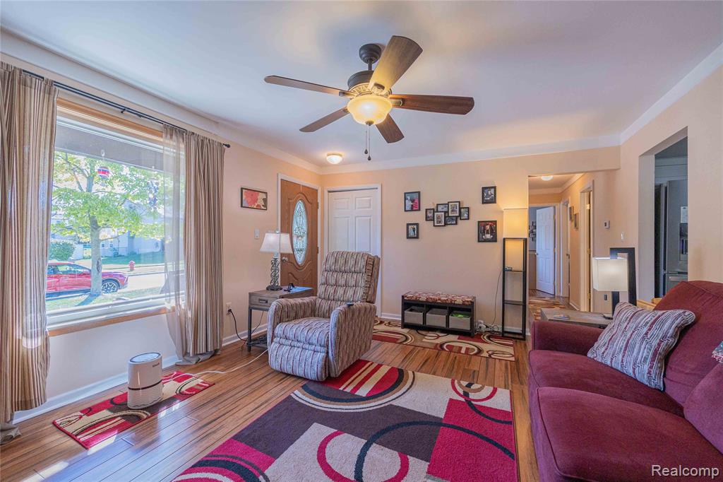 25298 Castlewood Drive, Woodhaven, MI 48183 — Photo 8