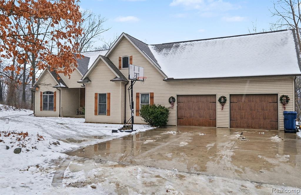 10151 Walnut Shores Drive, Fenton, MI 48430 — Photo 27