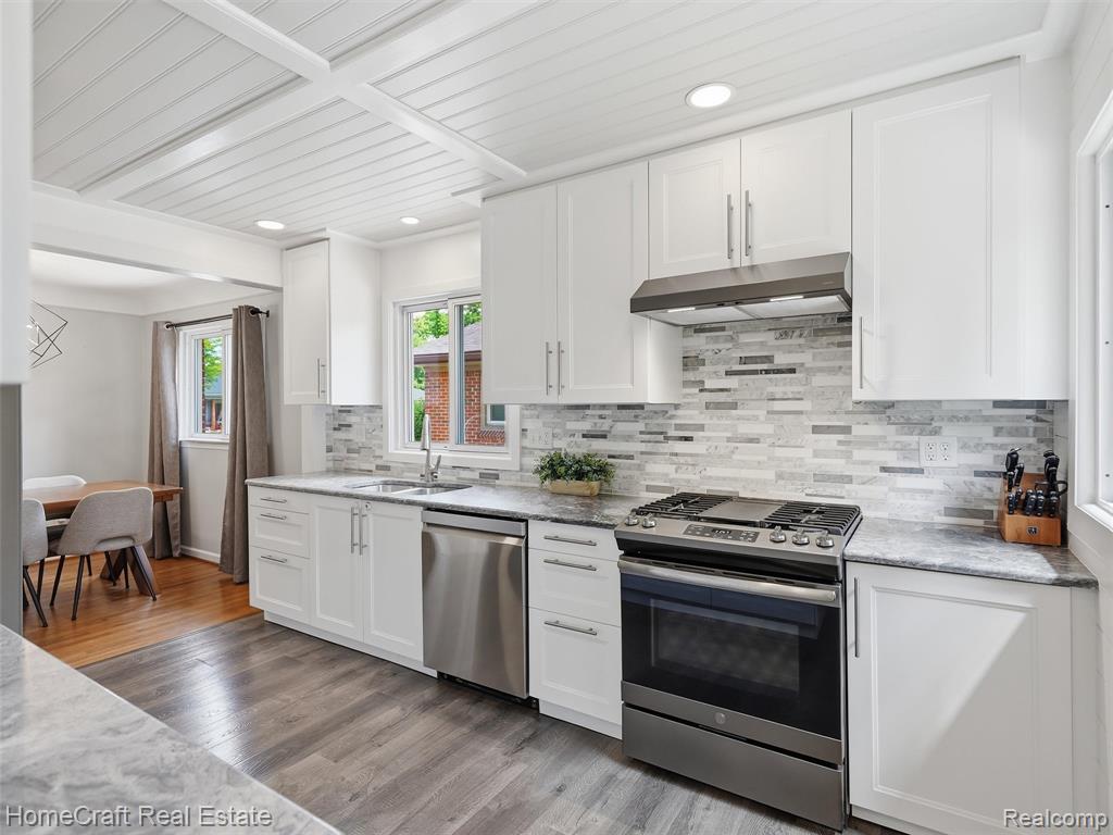 9338 FLORIDA Street, Livonia, MI 48150 — Photo 9