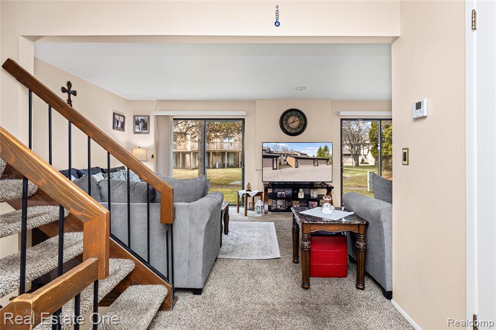 5226 Brett Court, West Bloomfield, MI — Photo 6