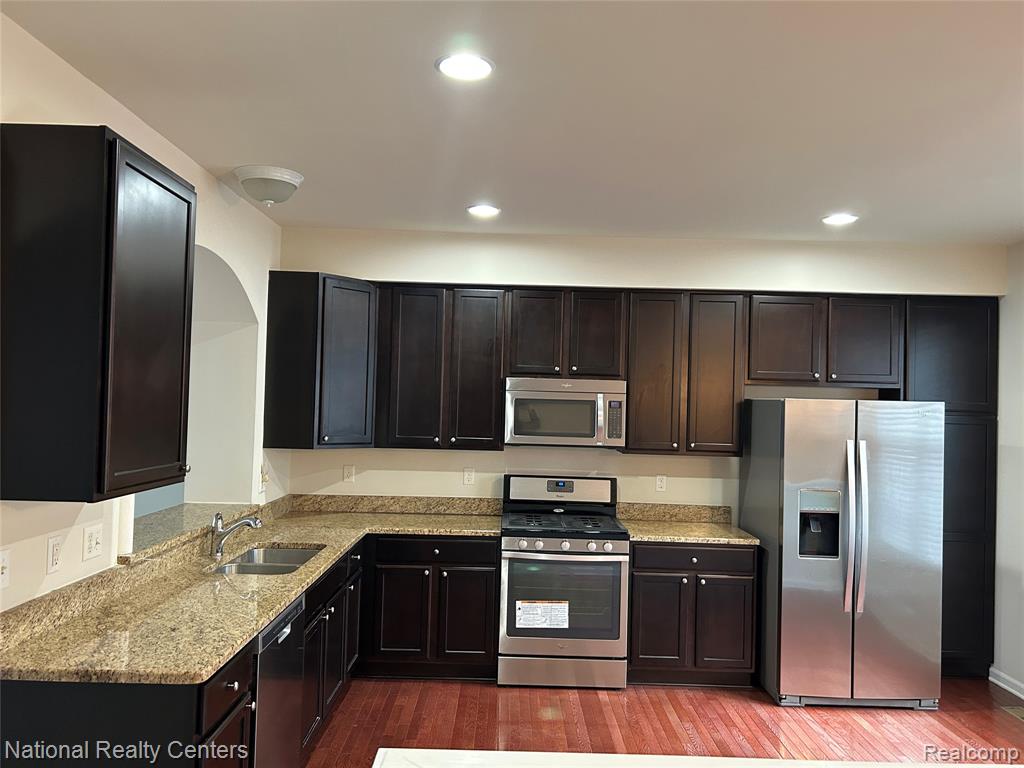 44681 Ellery Lane, Novi, MI — Photo 5