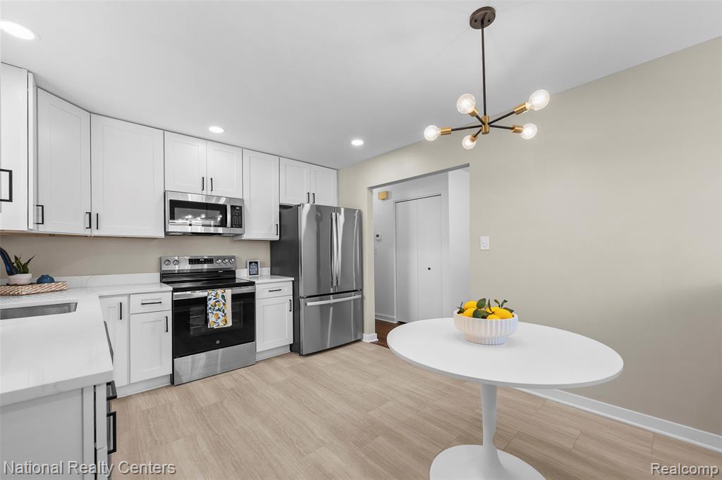 27736 Osmun Street, Madison Heights, MI 48071 — Photo 9