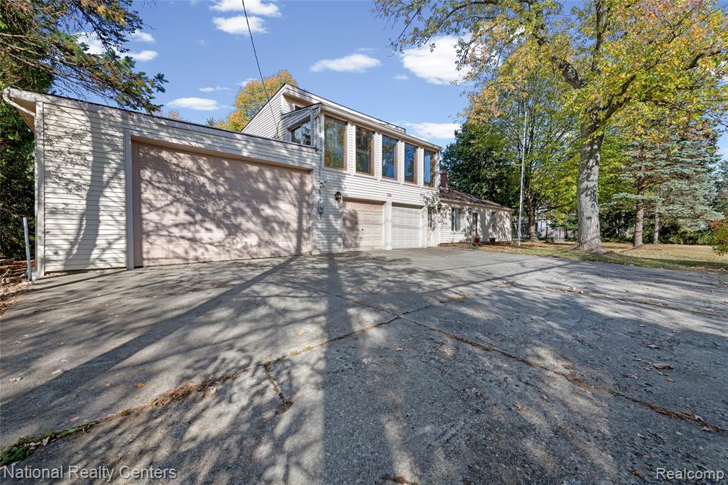 793 Hartland Avenue, Troy, MI 48083 — Photo 2