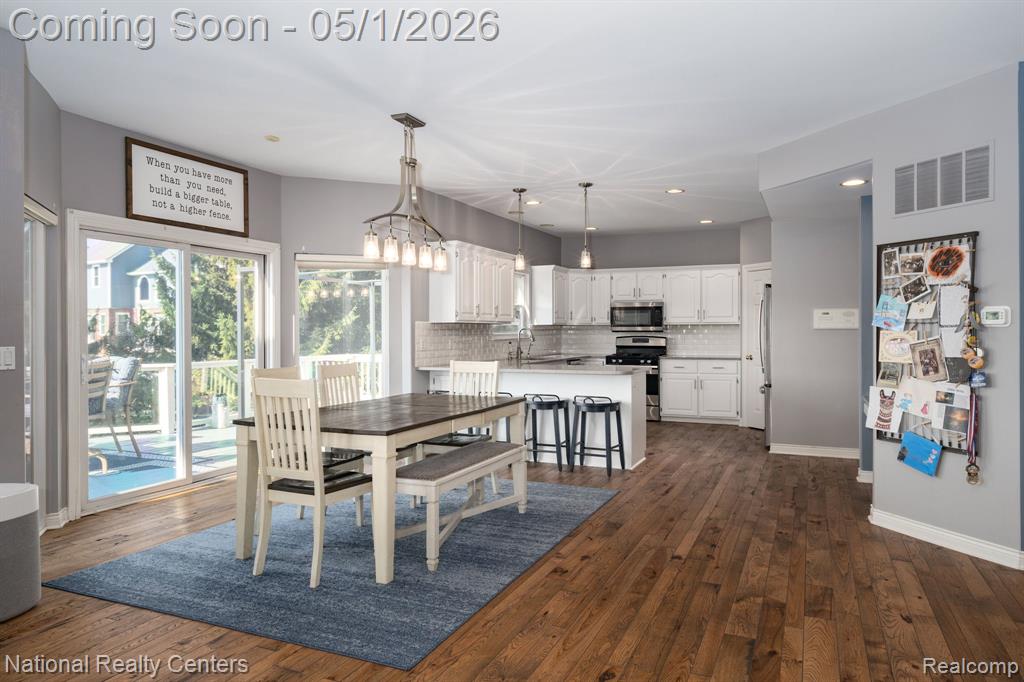 542 Bay Pointe Drive, Oxford, MI 48371 — Photo 11