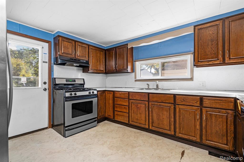 917 LOWELL Avenue, Jackson, MI 49202 — Photo 8
