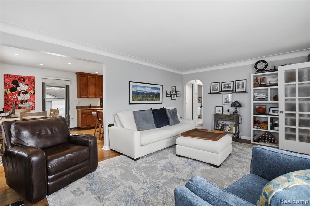 10814 Elgin Avenue, Huntington Woods, MI — Photo 6