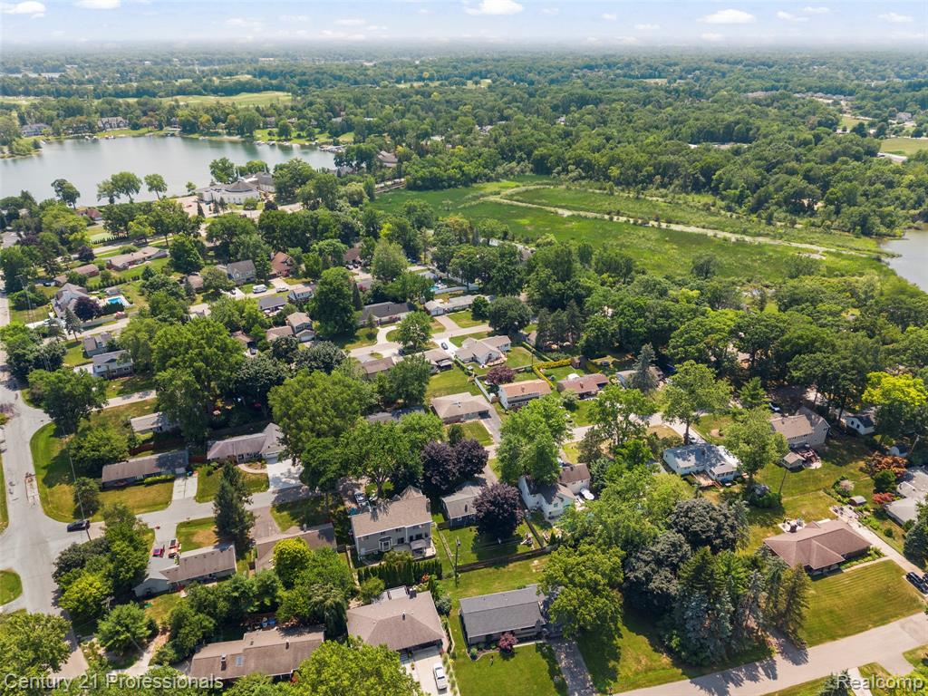 5135 Virgie Lane, West Bloomfield, MI 48324 — Photo 41