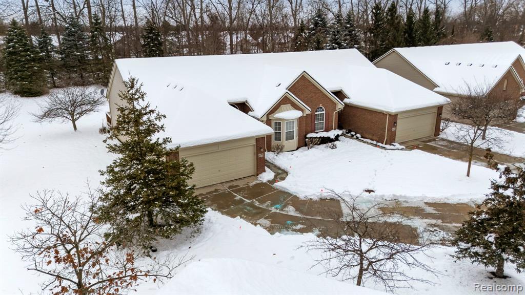 671 Woodhaven Drive, Commerce Twp, MI 48390 — Photo 41