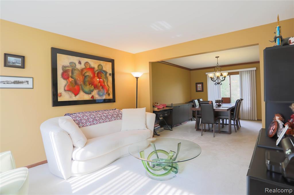 810 Box Canyon Court, Rochester Hills, MI 48309 — Photo 11