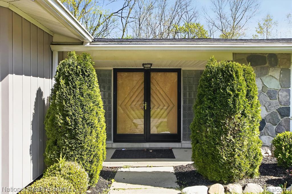 21730 Riverview Drive, Beverly Hills, MI 48025 — Photo 5