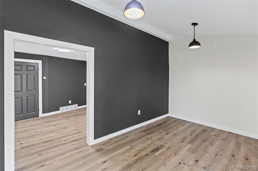 1460 W Silverbell Road, Lake Orion, MI — Photo 38