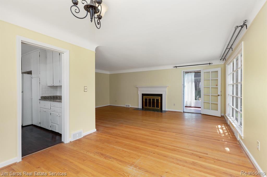 743 HARCOURT Road, Grosse Pointe Park, MI 48230 — Photo 5