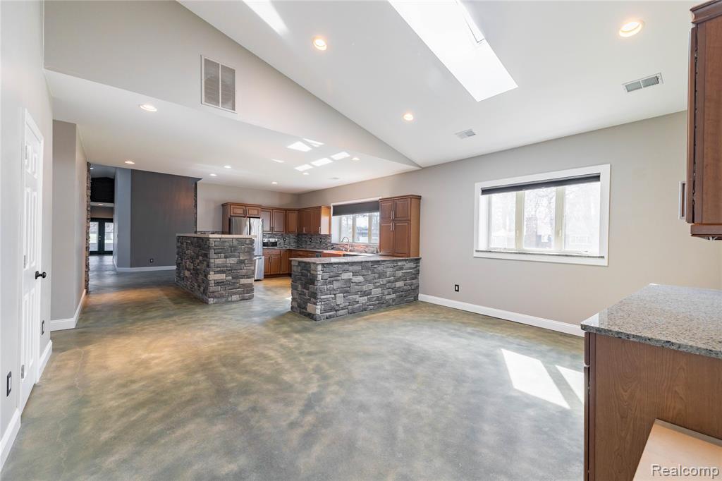 21527 Parke Lane, Grosse Ile, MI 48138 — Photo 13
