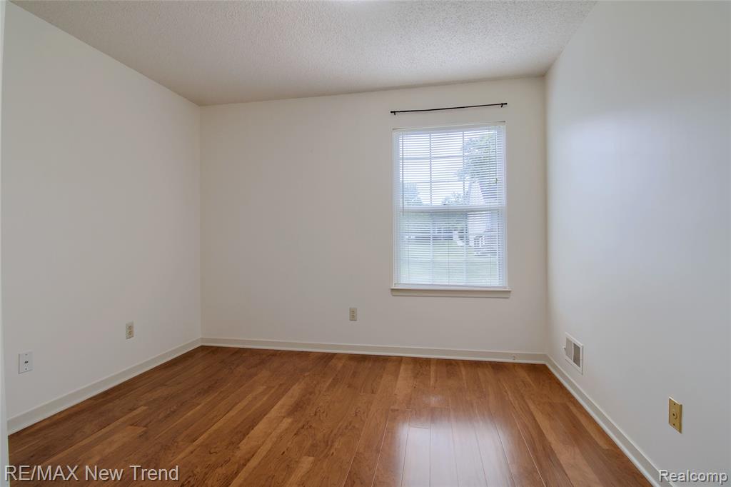 41404 BELDEN Circle, Novi, MI — Photo 8