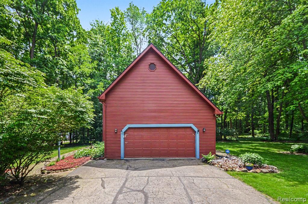 1435 Rolling Hills Drive, Howell, MI 48843 — Photo 21