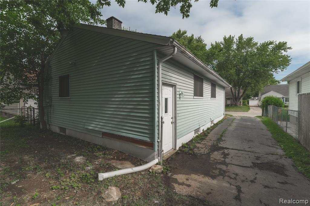 93 W Princeton Avenue, Pontiac, MI 48340 — Photo 32