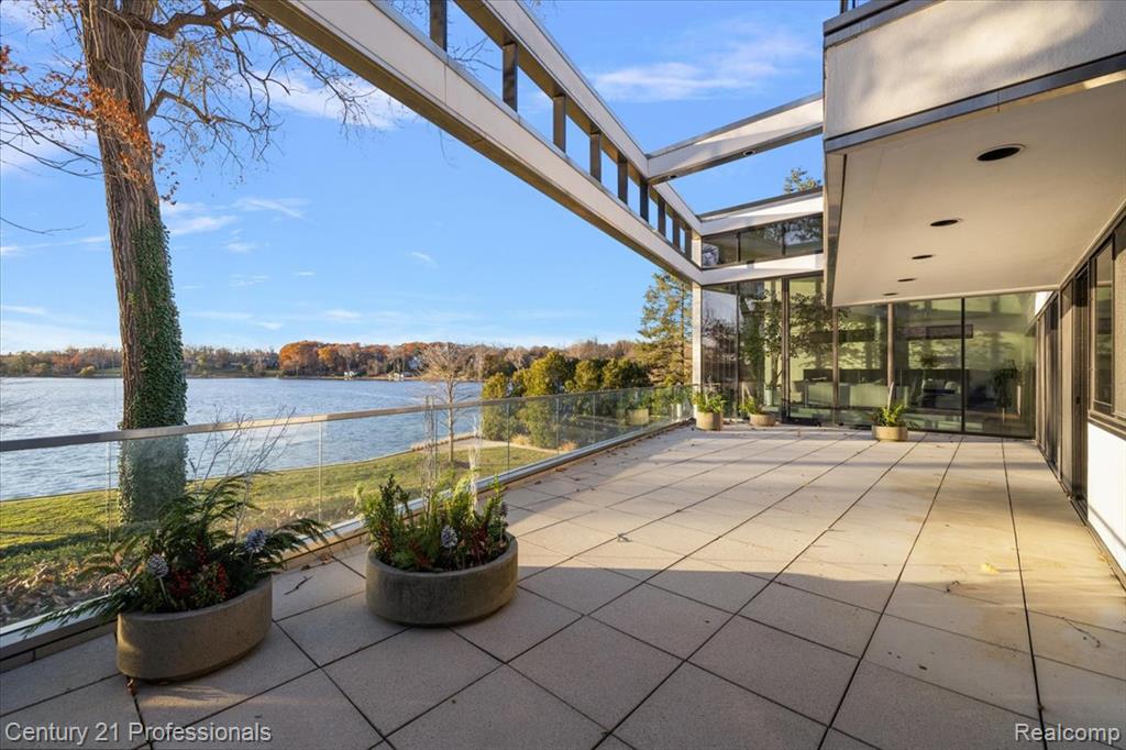 5904 Wing Lake Road, Bloomfield Hills, MI 48301 — Photo 2