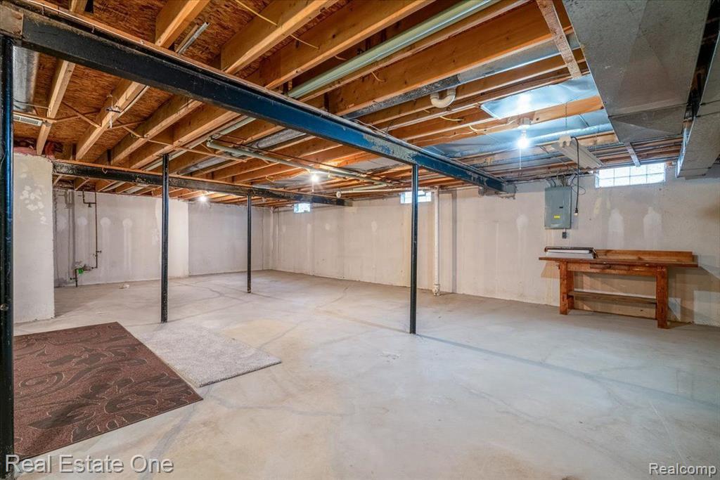 16161 WEATHERFIELD Drive, Northville, MI 48168 — Photo 48