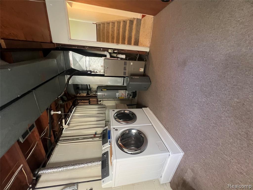 5352 Elmsford Drive, Flint, MI 48532 — Photo 24