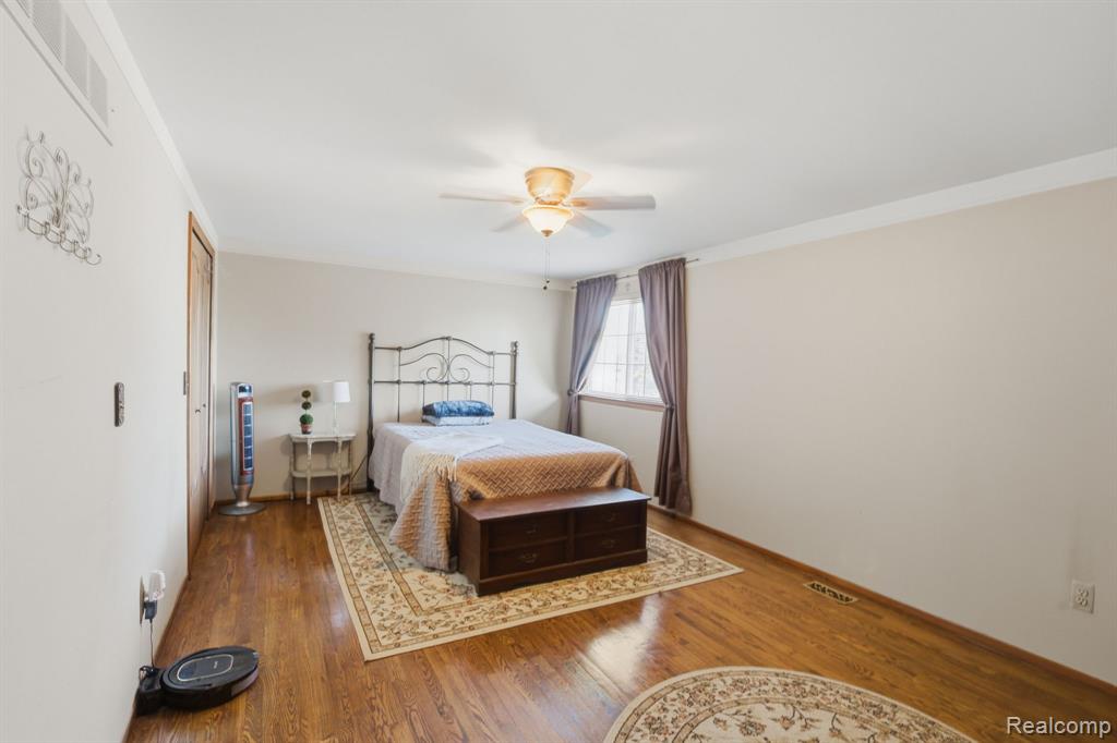 44388 Thunder Bay Drive, Clinton Twp, MI 48038 — Photo 12
