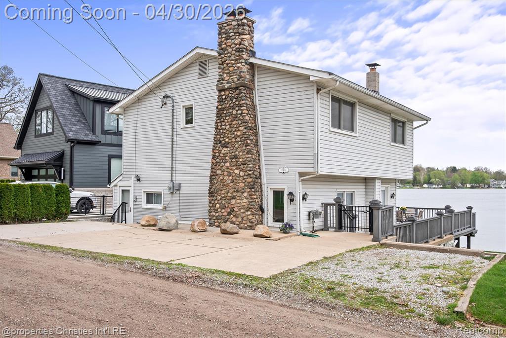 11417 N Shore Drive, Whitmore Lake, MI 48189 — Photo 2