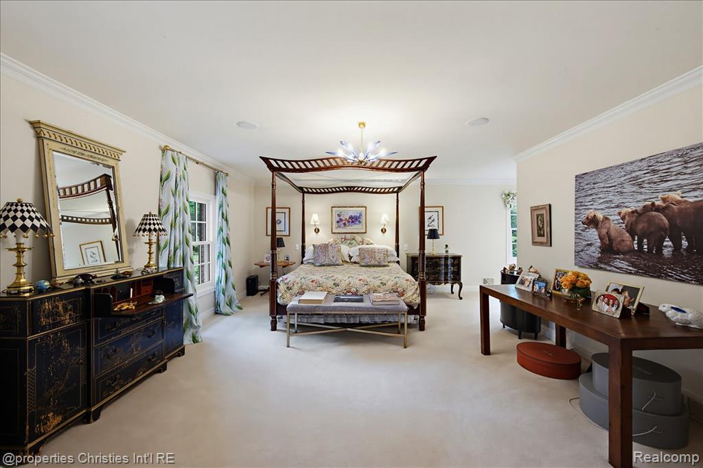 950 E Glengarry Circle, Bloomfield Hills, MI 48301 — Photo 29