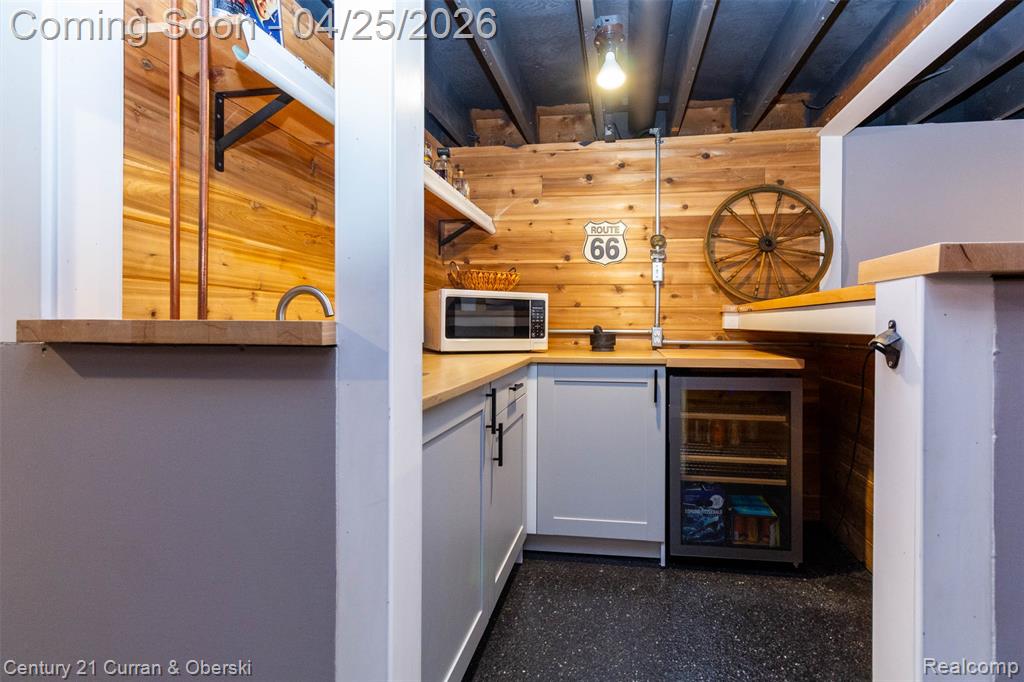 22803 Manning Street, Farmington, MI 48336 — Photo 28