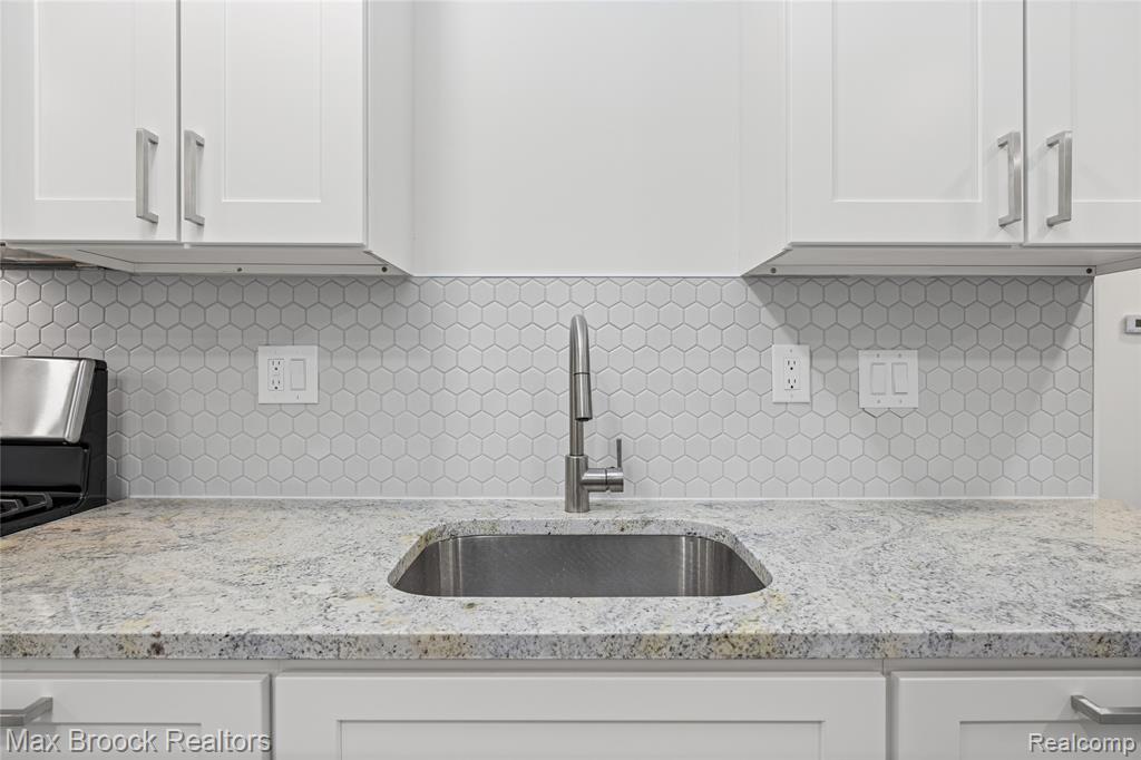 17348 Hilton Street, Southfield, MI, 48075