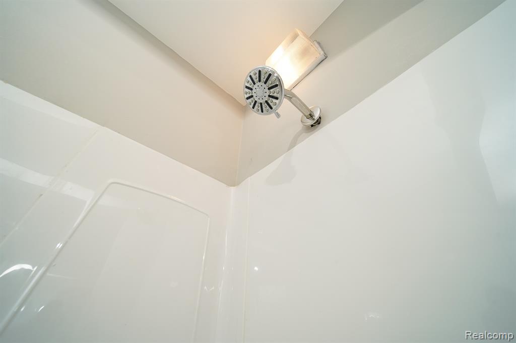 750 E Hayes Avenue, Hazel Park, MI 48030 — Photo 32