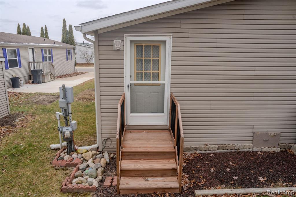 13480 Denver Drive, Hartland, MI 48353 — Photo 24