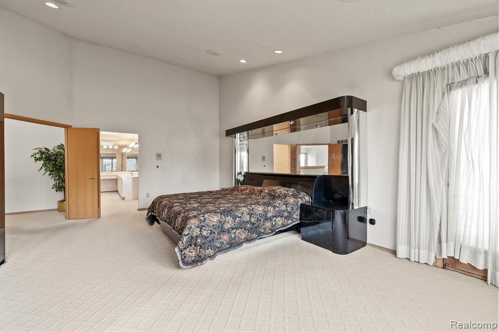 5322 Pond Bluff Drive, West Bloomfield, MI 48323 — Photo 26