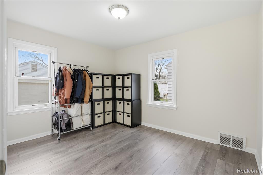 5844 Gilman Street, Garden City, MI — Photo 11
