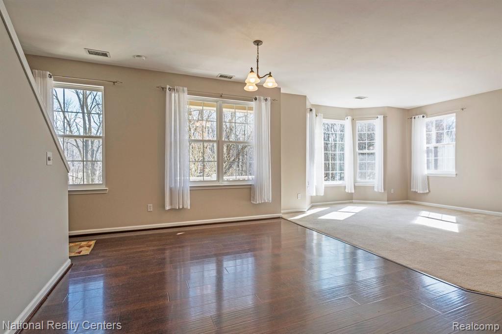693 ABBINGTON Court, Howell, MI 48843 — Photo 6