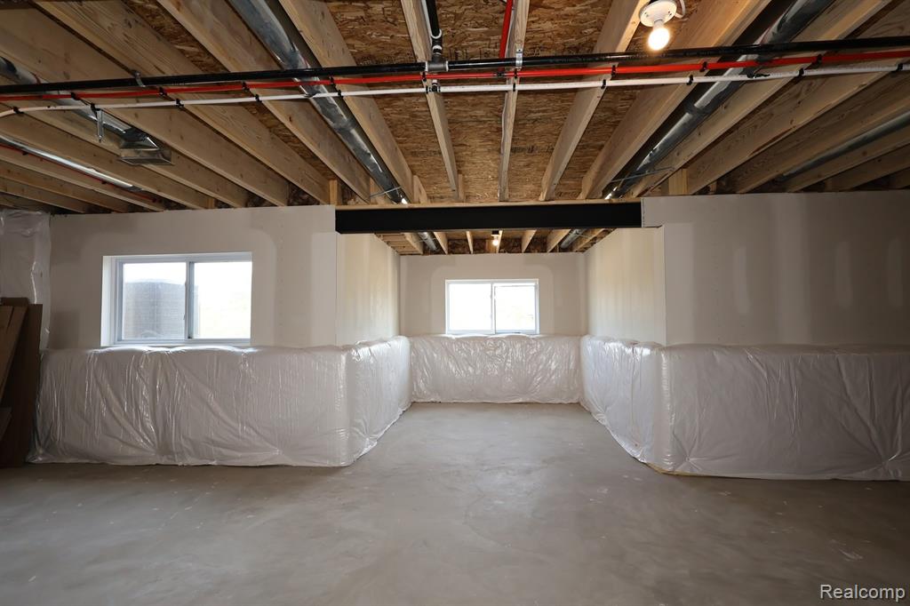 408 Hidden River W, Holly, MI 48442 — Photo 32