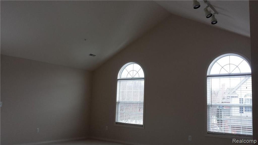 28339 Carlton Way Drive, 33, Novi, MI 48377 — Photo 8