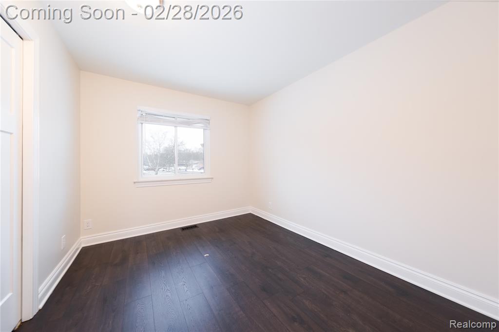 7663 Pleasant Manor Drive, Waterford, MI 48327 — Photo 10