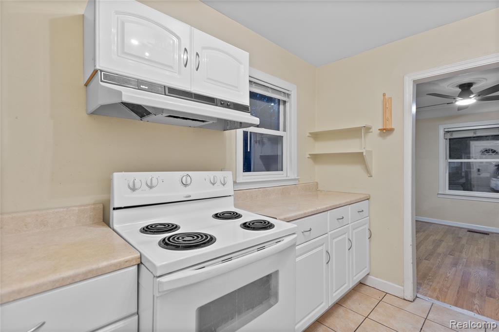 4168 Kingston Street, Dearborn Heights, MI 48125 — Photo 8