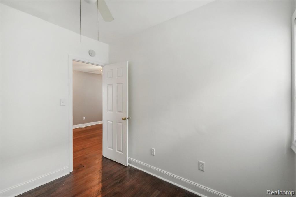 46 E HAYES Avenue, Hazel Park, MI 48030 — Photo 17