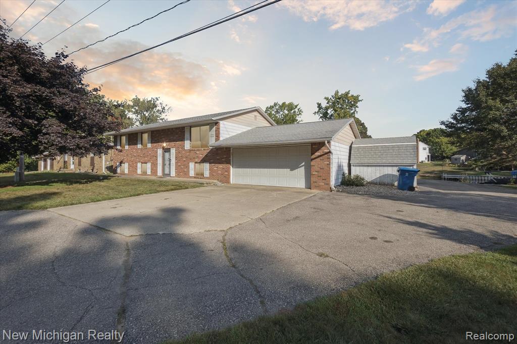 4272 Owen Road, Fenton, MI 48430 — front exterior