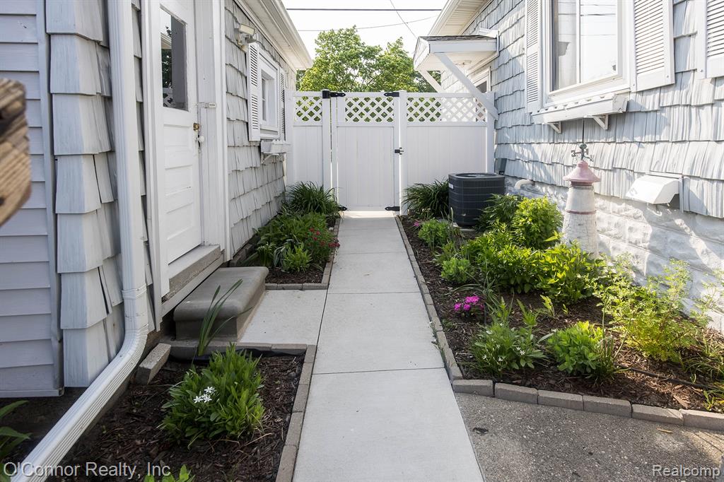 105 Gratiot Boulevard, Marysville, MI 48040 — Photo 40