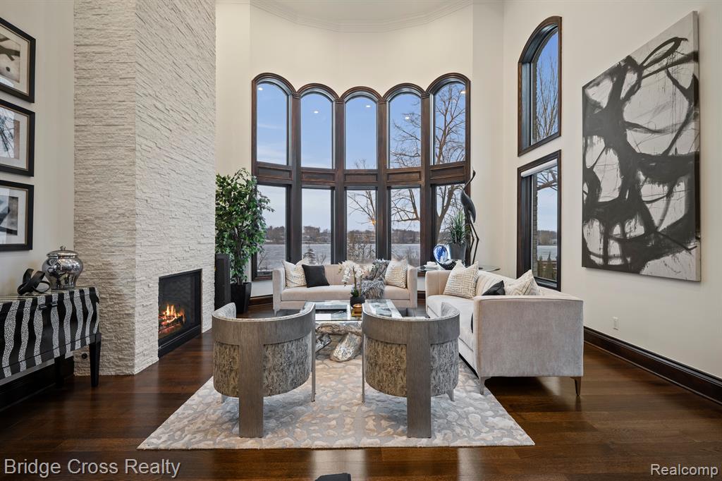 5820 LAKEVIEW Avenue, Orchard Lake Village, MI 48323 — Photo 16
