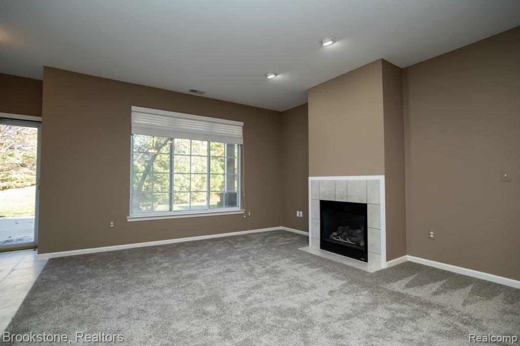 5829 TWIN OAKS Drive, Sterling Heights, MI 48314 — Photo 5