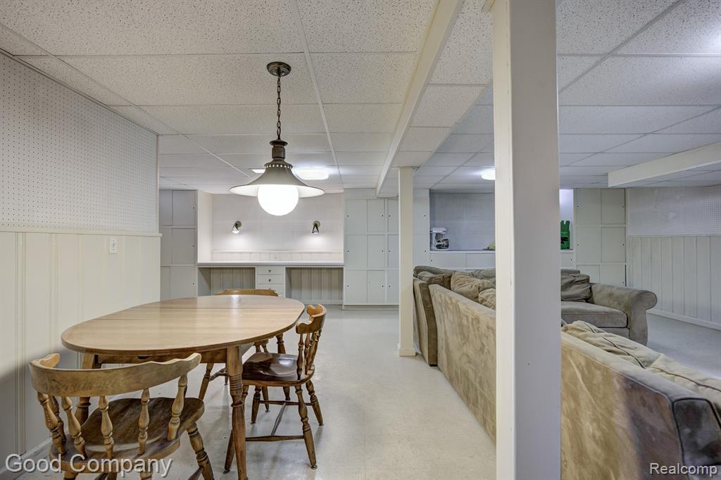 705 BUTTERNUT Avenue, Royal Oak, MI 48073 — Photo 24
