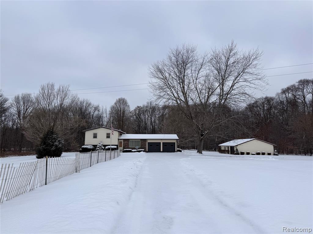 5376 Owosso Road, Fowlerville, MI 48836 — front exterior