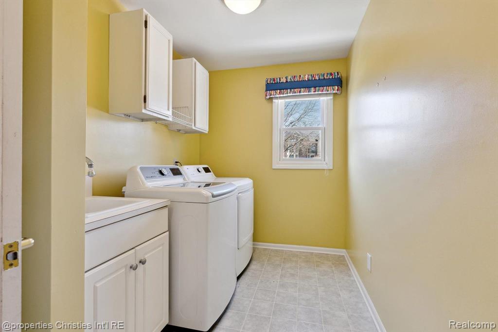 40611 PAISLEY Circle, Novi, MI 48377 — Photo 39