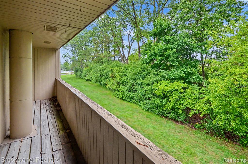 7440 Azalea Court, West Bloomfield, MI — Photo 20