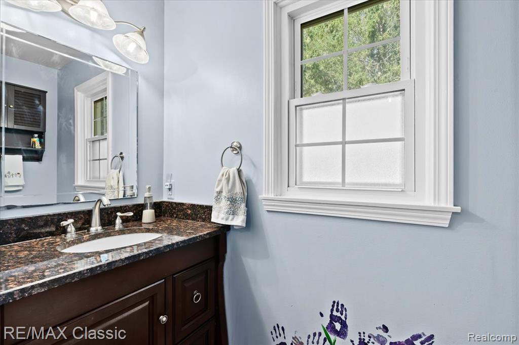 4815 Ravinewood Drive, Commerce Twp, MI 48382 — Photo 25