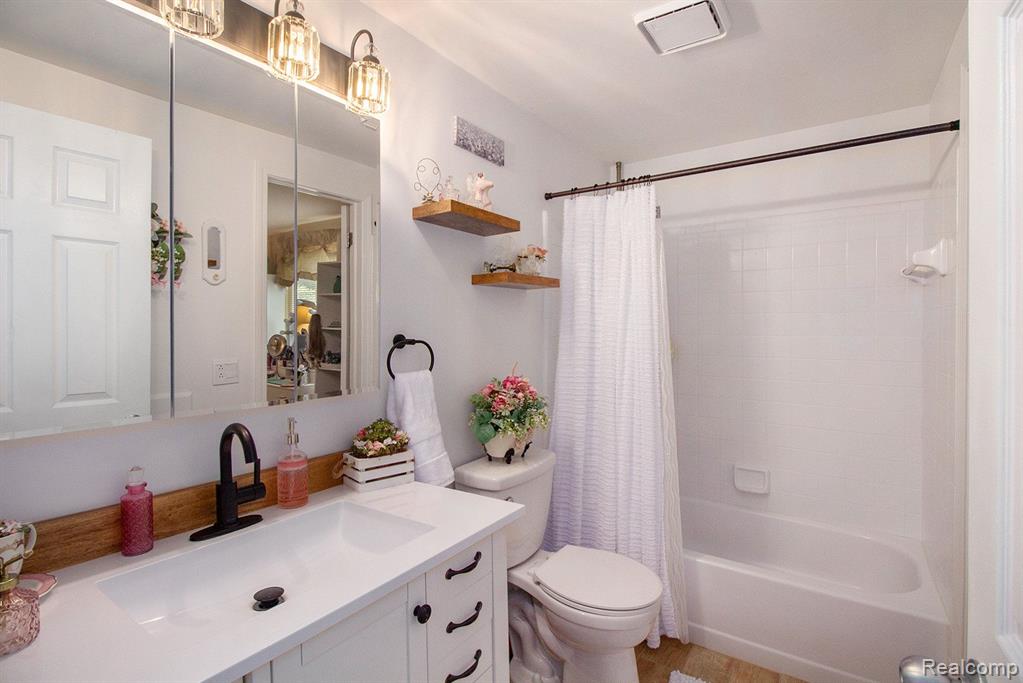 5664 CHESTNUT HILL Drive, Clarkston, MI — Photo 9