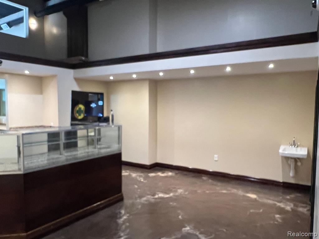 5540 E 8 MILE Road E, Detroit, MI 48091 — Photo 15