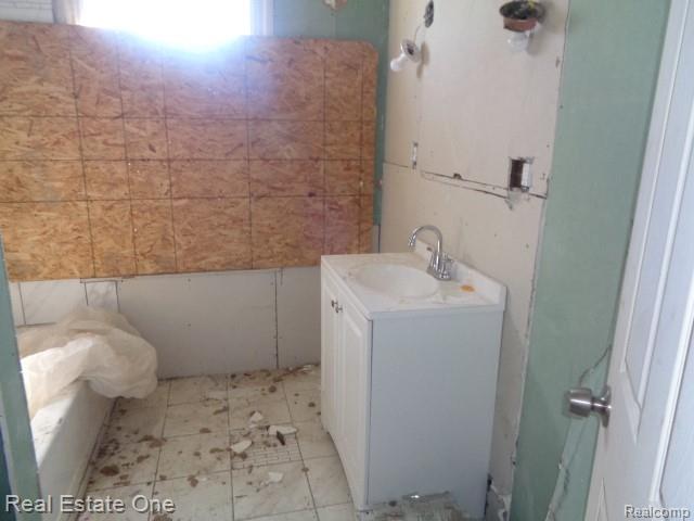 5468 Holcomb Street, Detroit, MI 48213 — Photo 16
